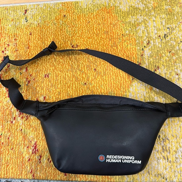 Zara Other - ZARA MEN POUCH BAG RHUIGI